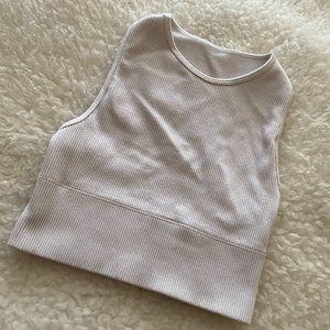 Gilly Hicks GO active crop!